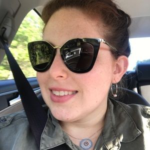 Meet your Posher, Stacey